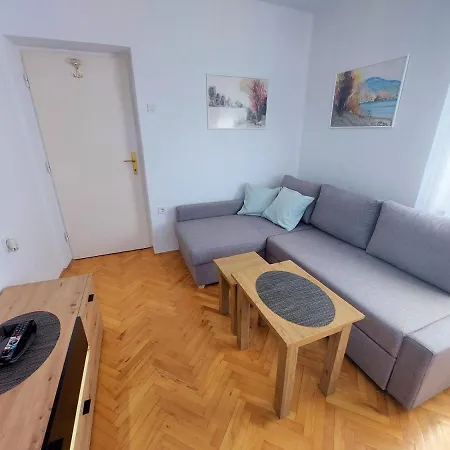 38381 - Franjic Apartamento